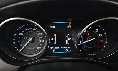 Jaguar XE 2016, 73832 км, за 5901.27 USD - фото 8