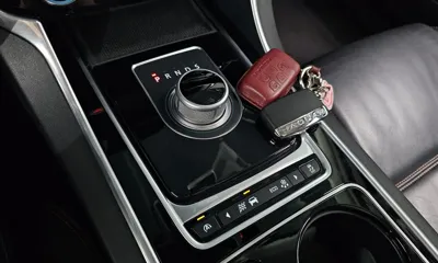 Jaguar XE 2016, 73832 км, за 5901.27 USD - фото 9