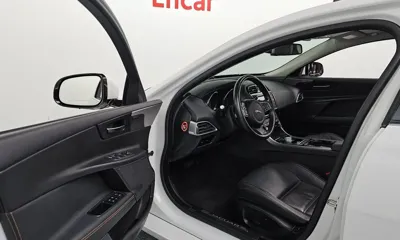 Jaguar XE 2016, 73832 км, за 5901.27 USD - фото 10