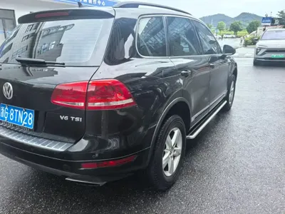 Volkswagen Touareg 2013, 160000 км, за 8676.48 USD
