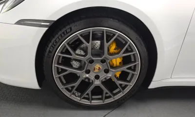 Porsche 911 2024, 6366 км, за 123224.3 USD