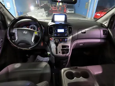Hyundai Starex 2016, 88000 км, за 8857.75 USD - фото 19