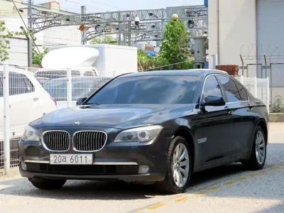 BMW 7-Series · 2011 год