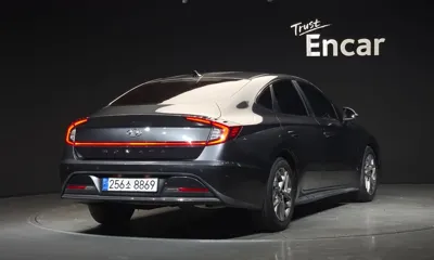 Hyundai Sonata 2021, 80188 км, за 9739.42 USD