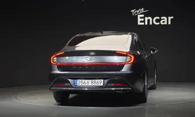 Hyundai Sonata 2021, 80188 км, за 9739.42 USD