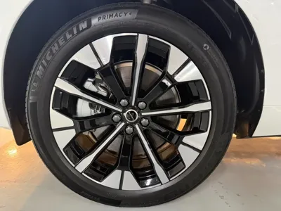 Volvo XC60 2026, 2209 км, за 41354.86 USD