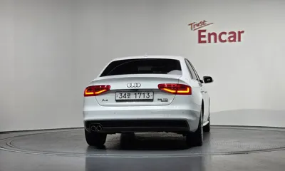 Audi A4 2015, 110290 км, за 4691.11 USD
