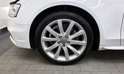 Audi A4 2015, 110290 км, за 4691.11 USD