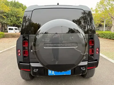 Land Rover Defender 2023, 19000 км, за 94408.34 USD