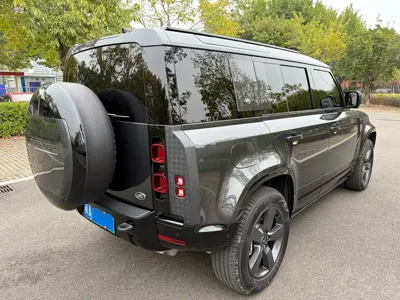 Land Rover Defender 2023, 19000 км, за 94408.34 USD