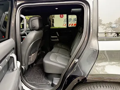 Land Rover Defender 2023, 19000 км, за 94408.34 USD - фото 8