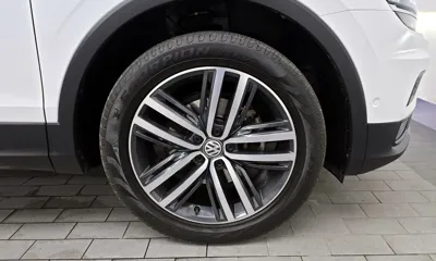 Volkswagen Tiguan 2018, 121821 км, за 12611.32 USD - фото 21