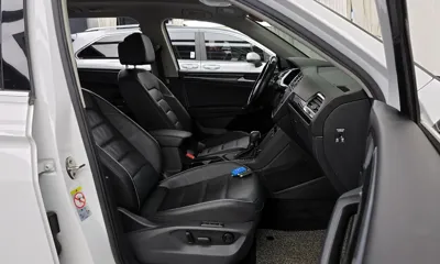 Volkswagen Tiguan 2018, 121821 км, за 12611.32 USD - фото 26