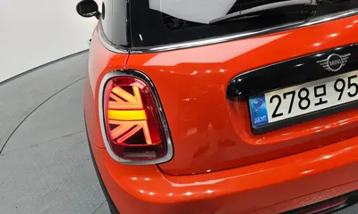 MINI Cooper 2019, 71706 км, за 7296.42 USD - фото 23