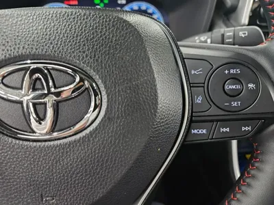 Toyota RAV4 2025, 13370 км, за 31203.27 USD