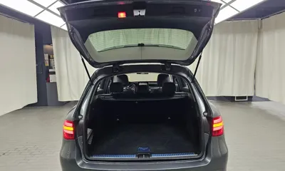 Mercedes-Benz GLC-Class 2018, 116781 км, за 15960.92 USD - фото 17
