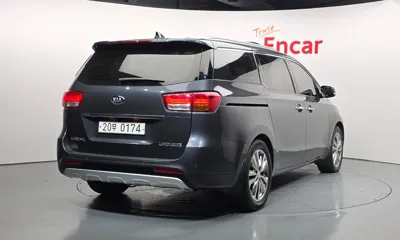 Kia Canival 2017, 135487 км, за 8125.85 USD