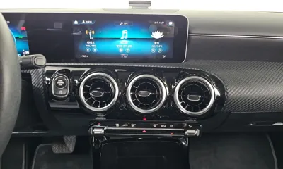 Mercedes-Benz A-Class 2019, 56518 км, за 11981.5 USD - фото 13