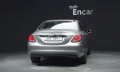 Mercedes-Benz C-Class 2016, 93235 км, за 7085.74 USD