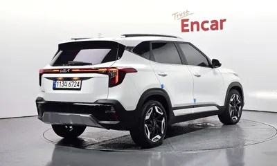 Kia Seltos 2023, 24477 км, за 26847.84 USD