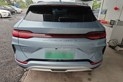 BYD Song PLUS New Energy 2023, 66000 км, за 14230 USD