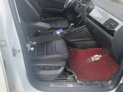 Volkswagen Tayron 2022, 48900 км, за 18105.51 USD - фото 8