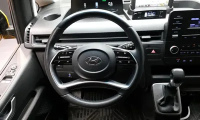 Hyundai Staria 2022, 67368 км, за 17986.08 USD - фото 13