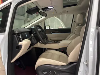 Hycan V09 2023, 19000 км, за 26107.95 USD