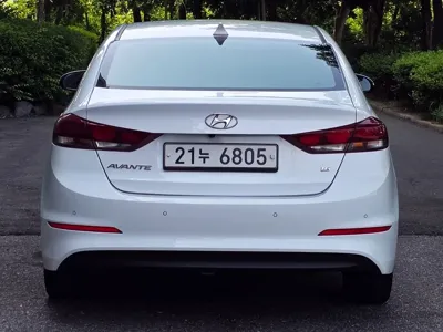 Hyundai Avante 2018, 73650 км, за 6837.27 USD