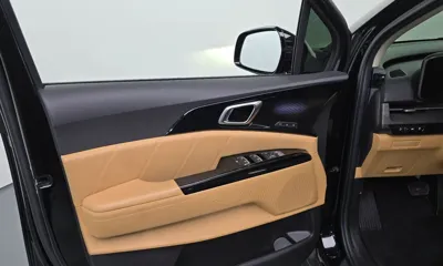 Kia Canival 2023, 56596 км, за 19827.07 USD - фото 25