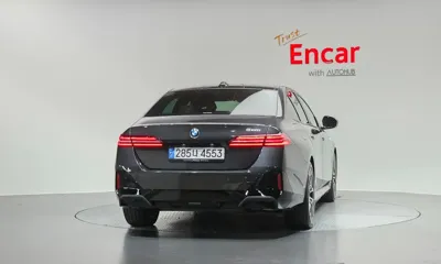 BMW 5-Series 2024, 29453 км, за 37817.94 USD