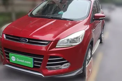Ford Kuga · 2015 год