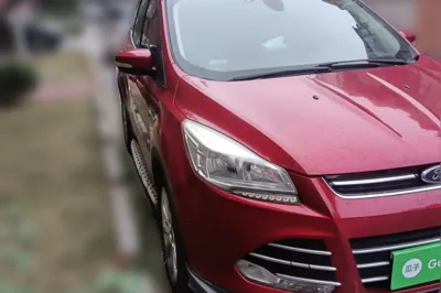 Ford Kuga 2015, 85800 км, за 5401 USD
