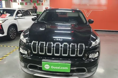 Jeep Cherokee 2017, 81100 км, за 7377 USD
