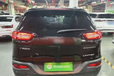 Jeep Cherokee 2017, 81100 км, за 7377 USD
