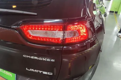 Jeep Cherokee 2017, 81100 км, за 7377 USD - фото 9
