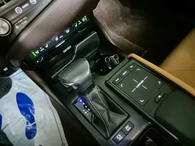 Lexus ES 2021, 205387 км, за 18379.94 USD - фото 19