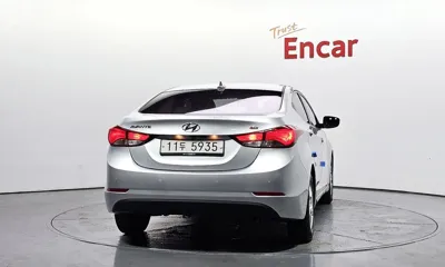 Hyundai Avante 2016, 110106 км, за 3770.39 USD