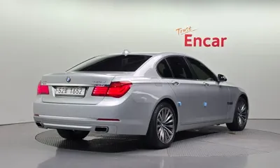BMW 7-Series 2015, 129676 км, за 9584.88 USD