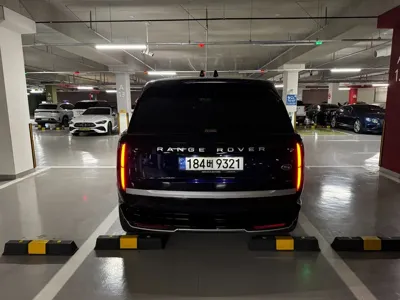 Land Rover Range Rover 2023, 33000 км, за 110936.07 USD