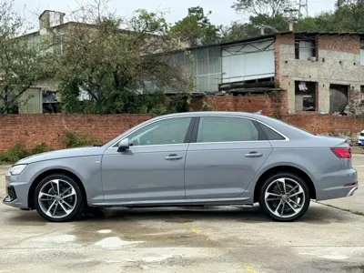 Audi A4L 2019, 86000 км, за 13360.54 USD