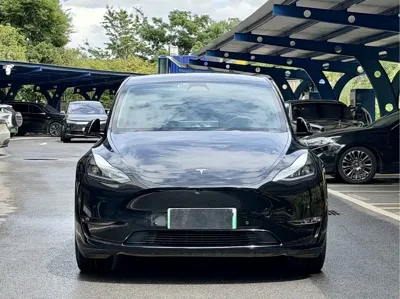 Tesla Model Y 2023, 39000 км, за 27741.12 USD