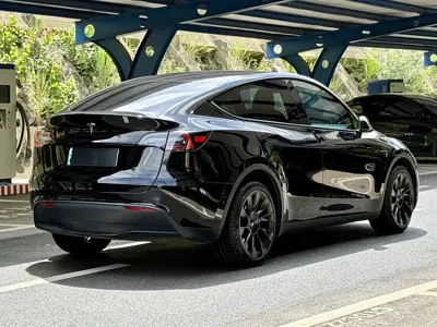 Tesla Model Y 2023, 39000 км, за 27741.12 USD