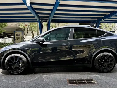 Tesla Model Y 2023, 39000 км, за 27741.12 USD - фото 7