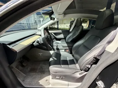 Tesla Model Y 2023, 39000 км, за 27741.12 USD - фото 9