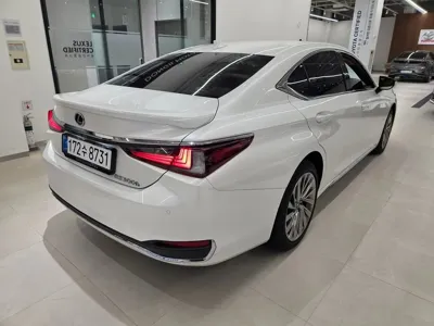 Lexus ES 2026, 5178 км, за 41042.37 USD