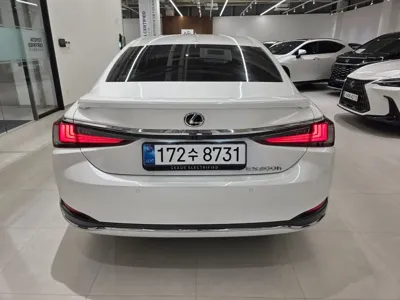 Lexus ES 2026, 5178 км, за 41042.37 USD