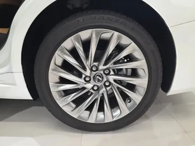 Lexus ES 2026, 5178 км, за 41042.37 USD