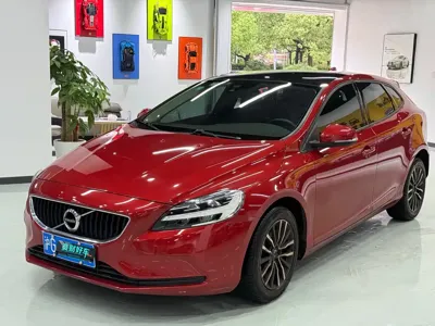 Volvo V40 · 2019 год