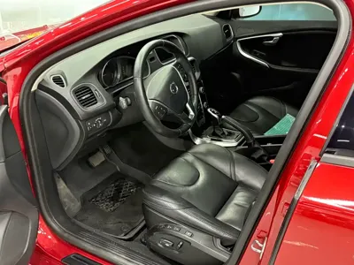 Volvo V40 2019, 101000 км, за 5811.5 USD
